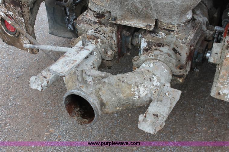 image for item H8017 2000 Chevrolet C6500 concrete pump truck