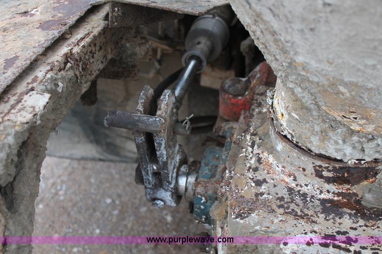 image for item H8017 2000 Chevrolet C6500 concrete pump truck