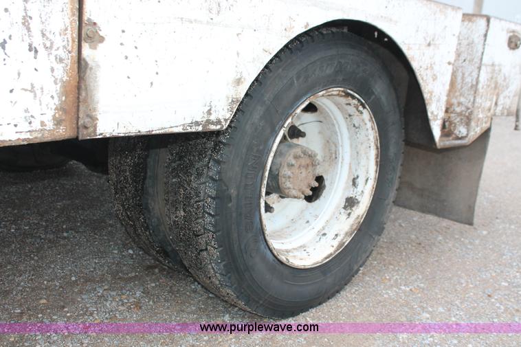 image for item H8017 2000 Chevrolet C6500 concrete pump truck