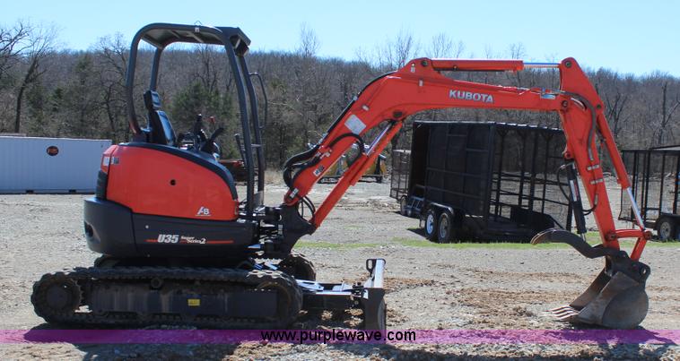 image for item J7556 Kubota U35 compact excavator