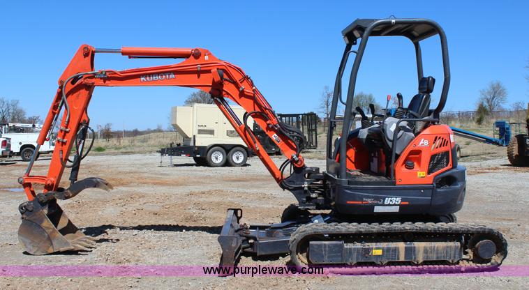 image for item J7556 Kubota U35 compact excavator