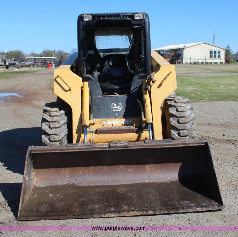 image for item J7558 2003 John Deere 270 skid steer