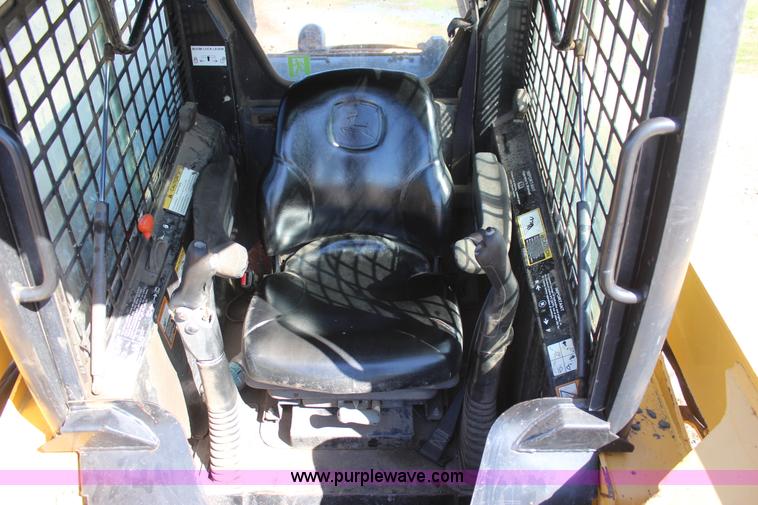 image for item J7558 2003 John Deere 270 skid steer