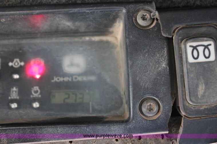 image for item J7558 2003 John Deere 270 skid steer