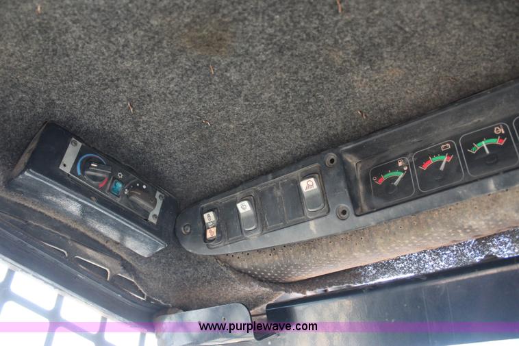 image for item J7558 2003 John Deere 270 skid steer