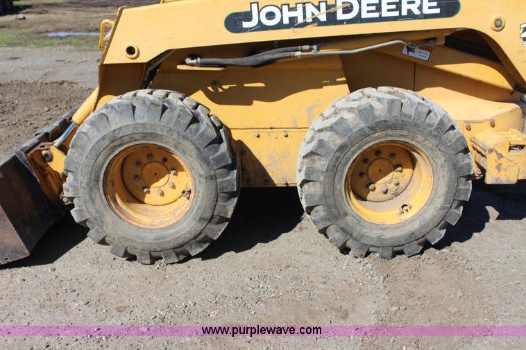 image for item J7558 2003 John Deere 270 skid steer