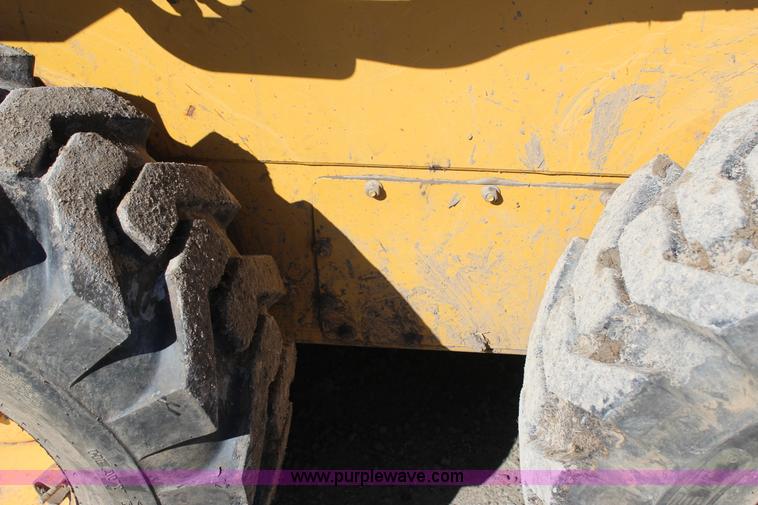 image for item J7558 2003 John Deere 270 skid steer