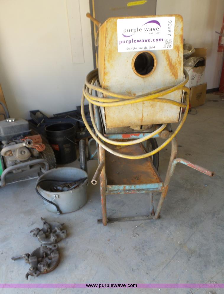 image for item J8936 Oster pipe threader