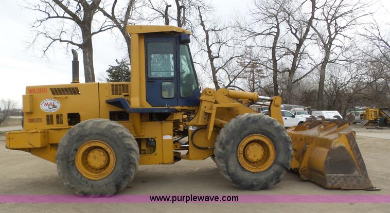 image for item J8955 1990 Komatsu WA380-1 wheel loader