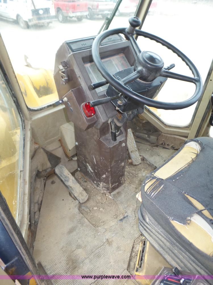 image for item J8955 1990 Komatsu WA380-1 wheel loader