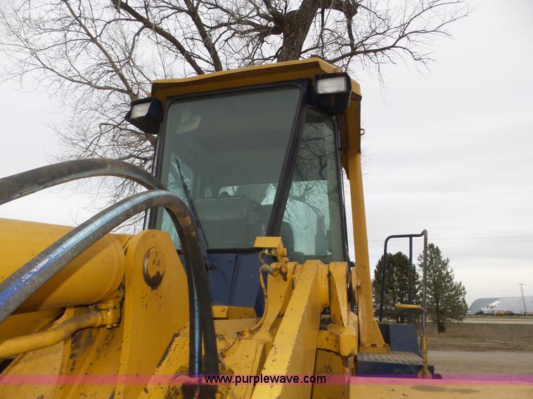 image for item J8955 1990 Komatsu WA380-1 wheel loader