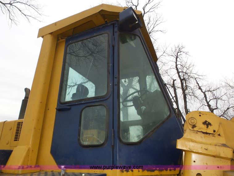 image for item J8955 1990 Komatsu WA380-1 wheel loader