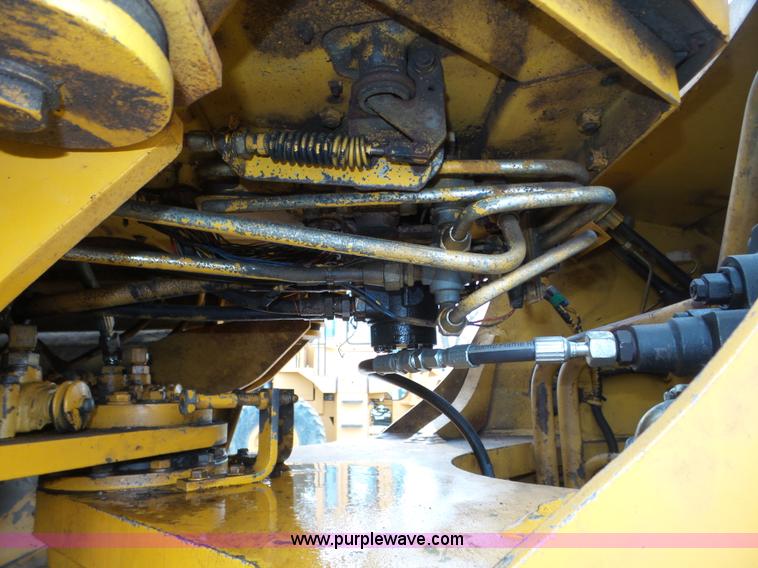 image for item J8955 1990 Komatsu WA380-1 wheel loader