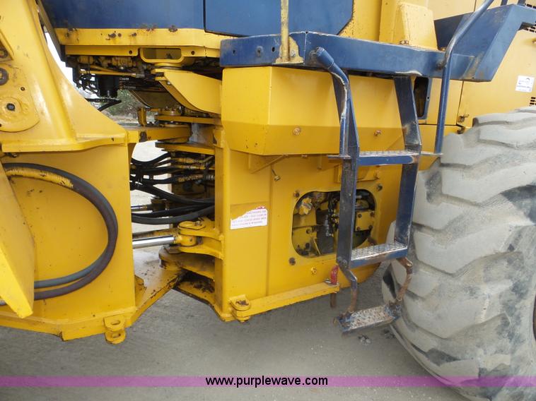 image for item J8955 1990 Komatsu WA380-1 wheel loader