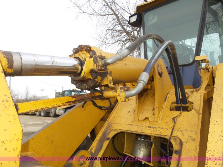 image for item J8955 1990 Komatsu WA380-1 wheel loader