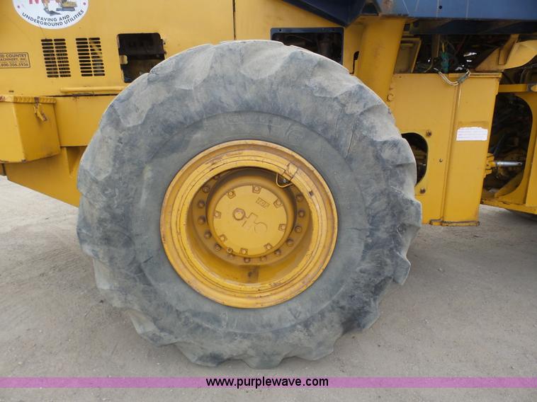 image for item J8955 1990 Komatsu WA380-1 wheel loader