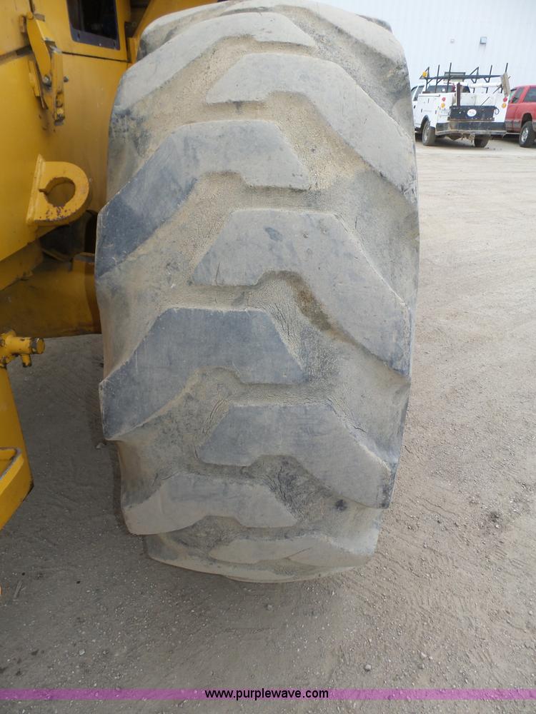 image for item J8955 1990 Komatsu WA380-1 wheel loader