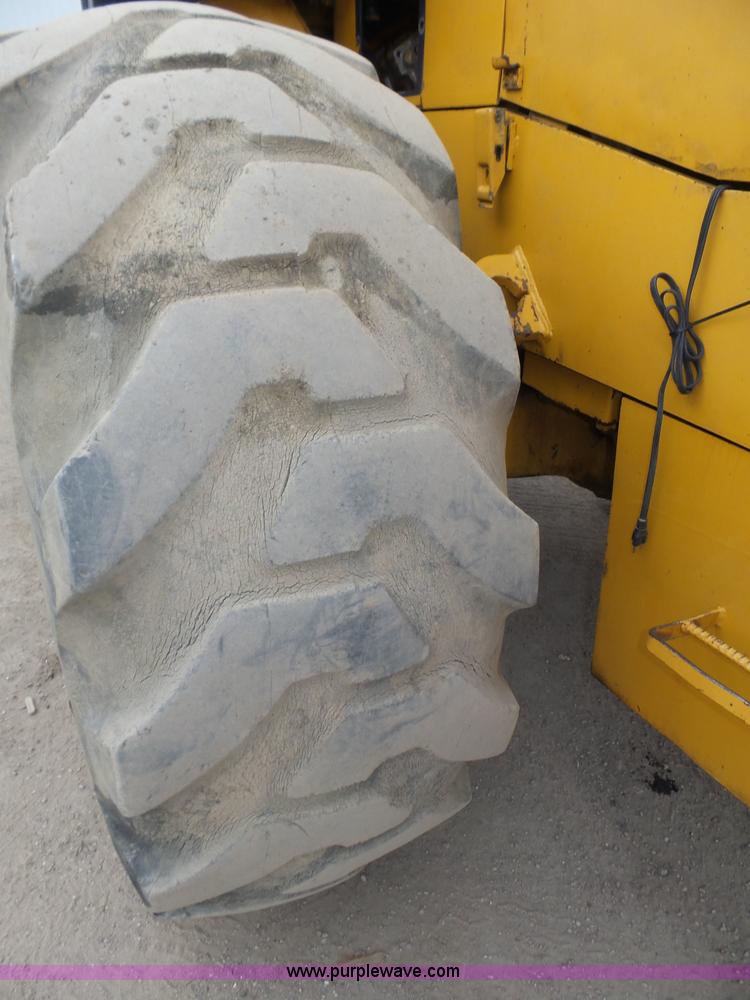 image for item J8955 1990 Komatsu WA380-1 wheel loader