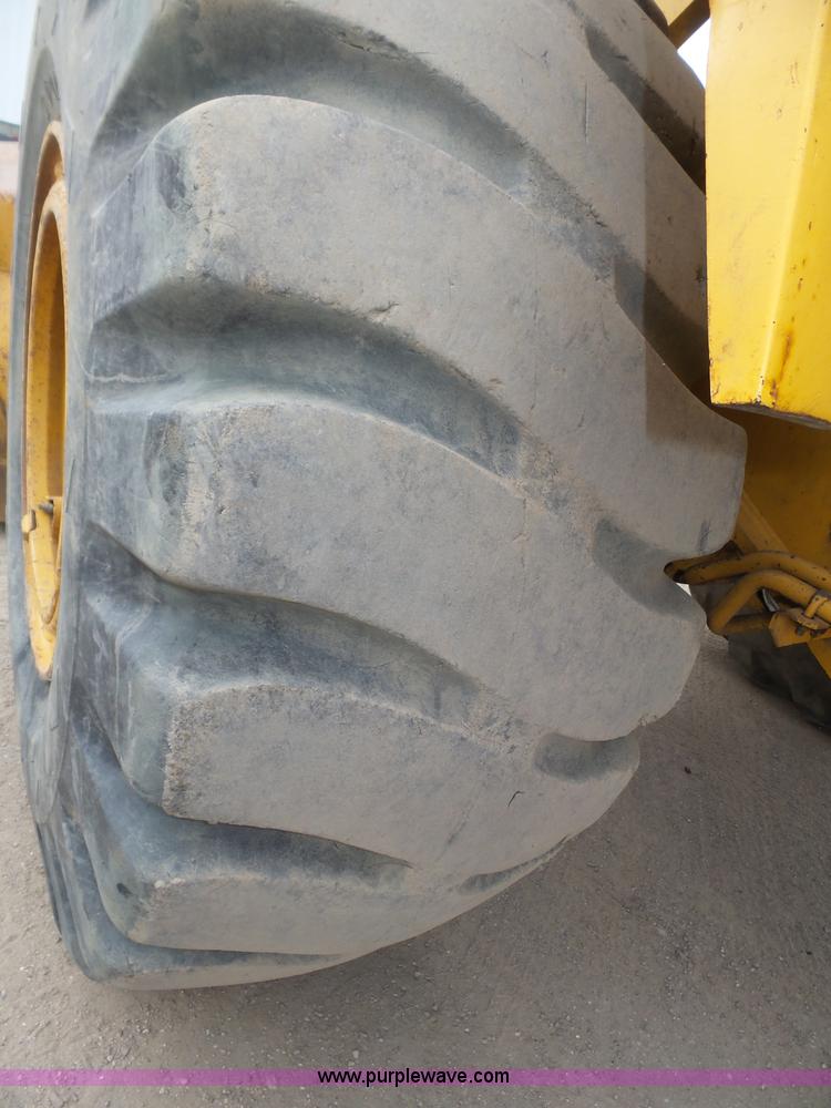 image for item J8955 1990 Komatsu WA380-1 wheel loader