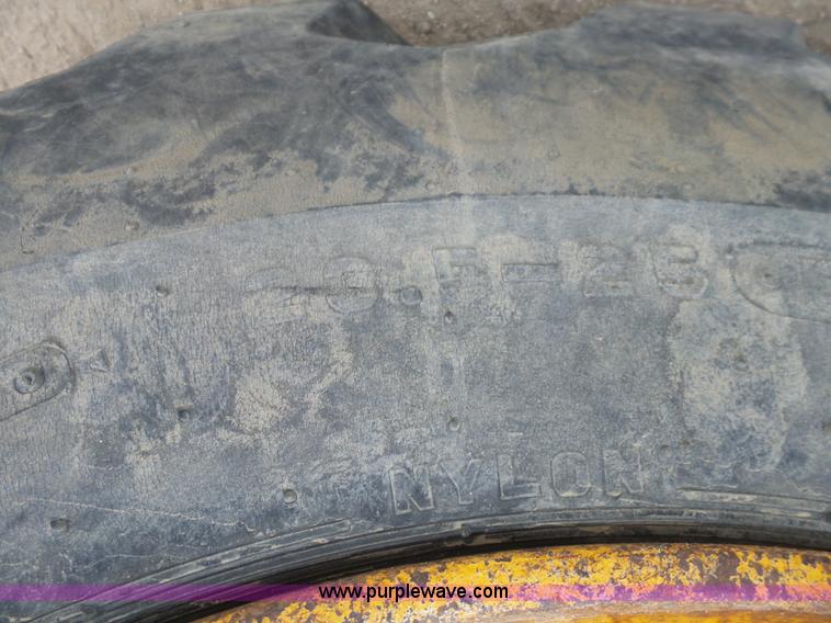 image for item J8955 1990 Komatsu WA380-1 wheel loader