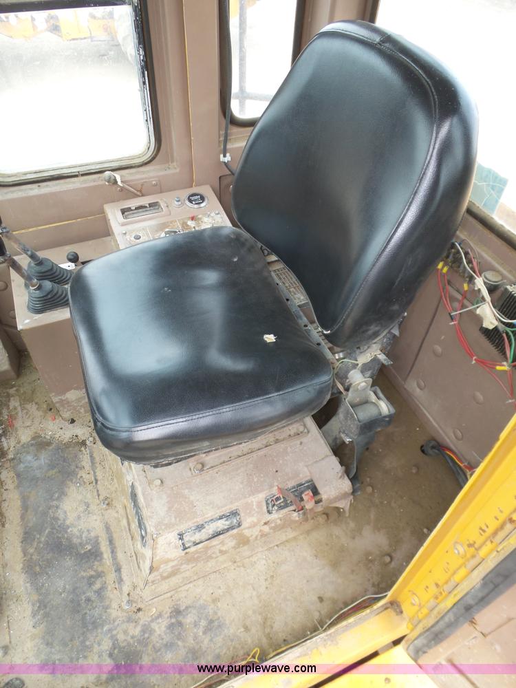 image for item J8956 Kawasaki 70 ZII wheel loader