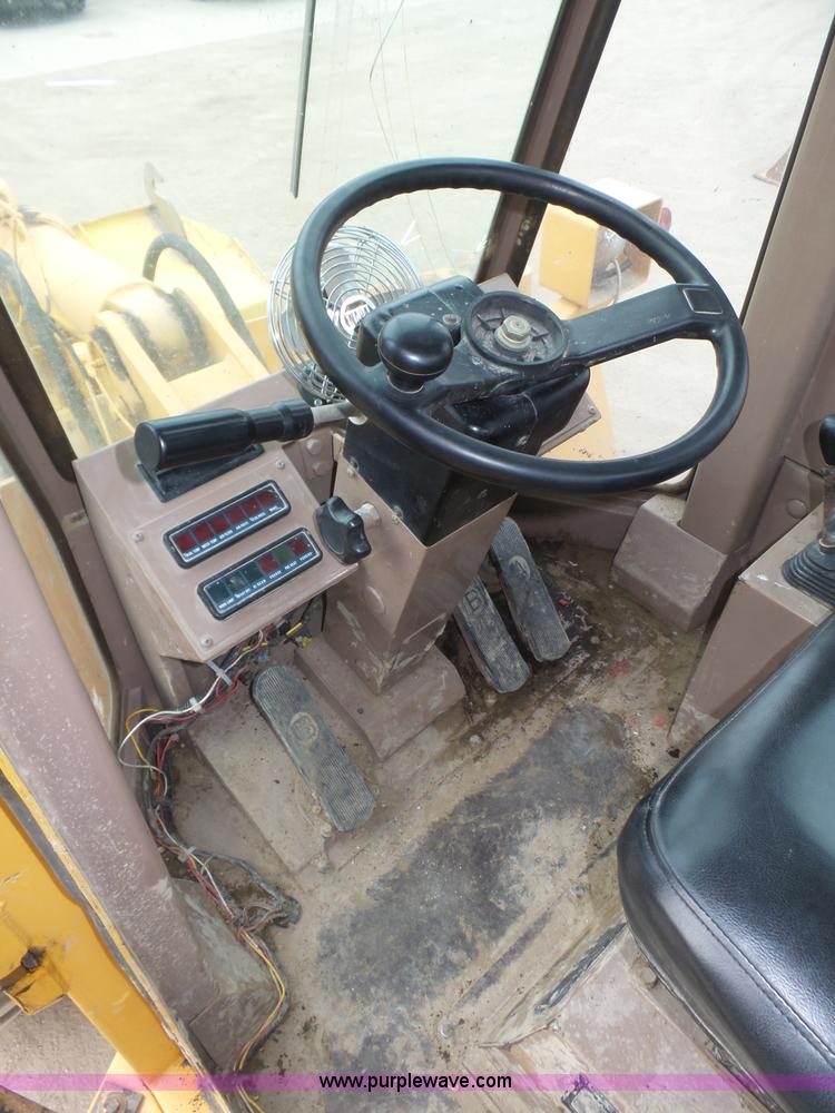 image for item J8956 Kawasaki 70 ZII wheel loader