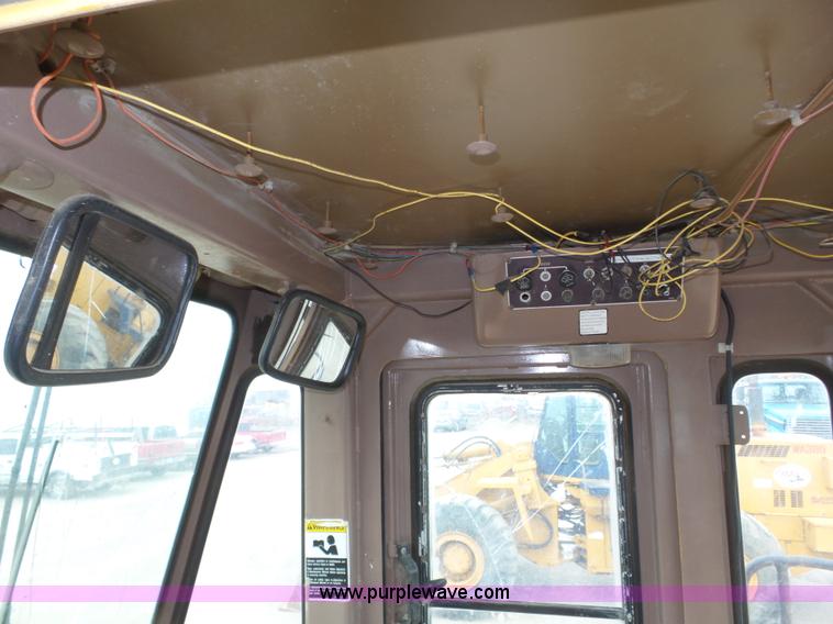 image for item J8956 Kawasaki 70 ZII wheel loader