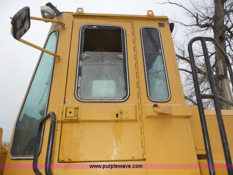 image for item J8956 Kawasaki 70 ZII wheel loader