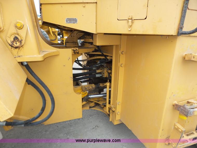 image for item J8956 Kawasaki 70 ZII wheel loader