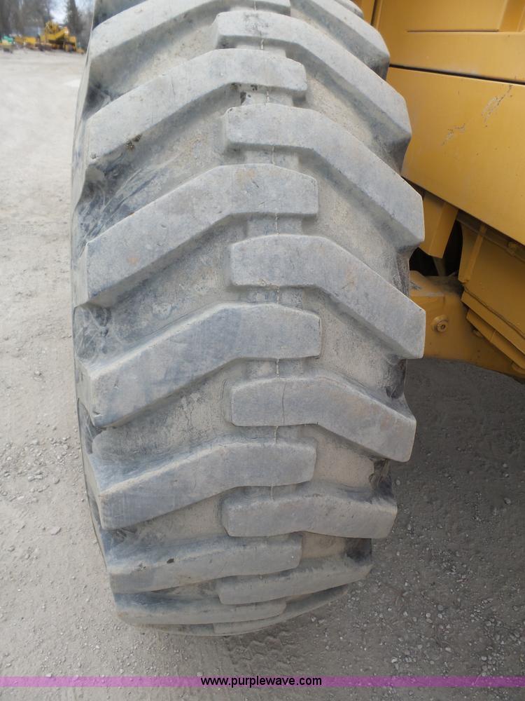 image for item J8956 Kawasaki 70 ZII wheel loader