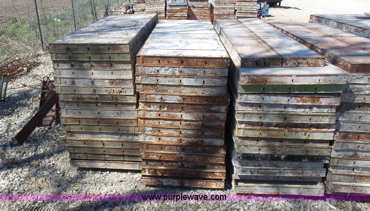 image for item K4261 (45) Simon concrete forms