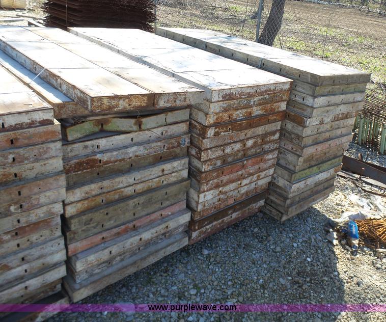 image for item K4261 (45) Simon concrete forms