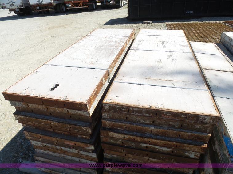 image for item K4264 (59) Simon concrete forms