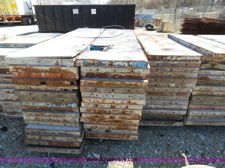 image for item K4265 (47) Simon concrete forms