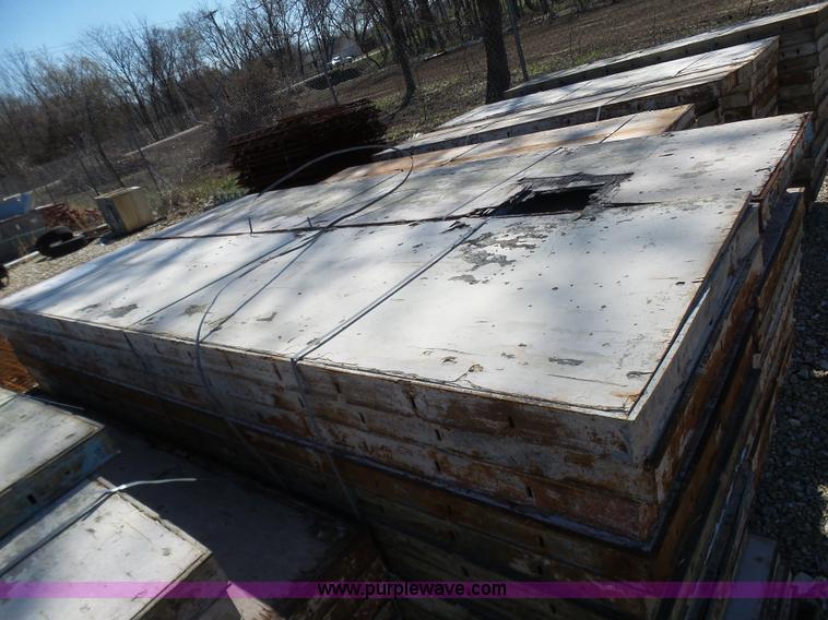 image for item K4265 (47) Simon concrete forms