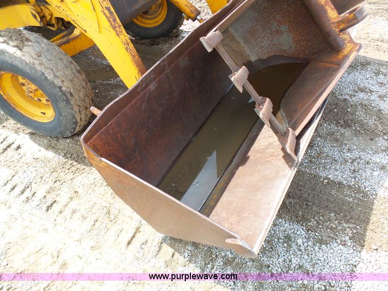 image for item K4277 John Deere 310A backhoe