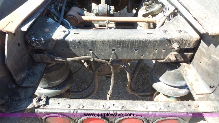 image for item K5101 1995 Kenworth T600B semi truck