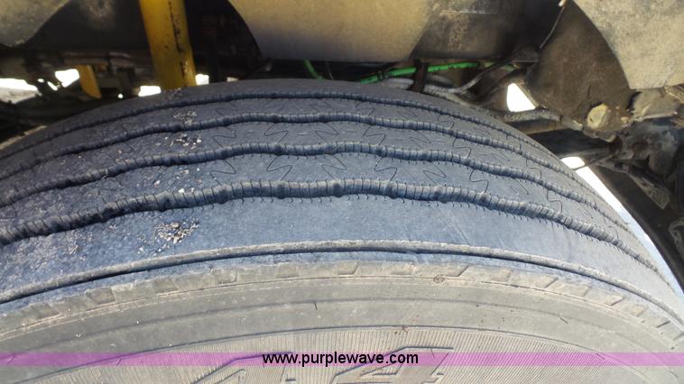 image for item K5101 1995 Kenworth T600B semi truck