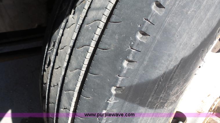 image for item K5101 1995 Kenworth T600B semi truck