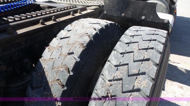 image for item K5101 1995 Kenworth T600B semi truck