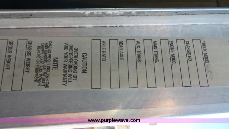 image for item K5101 1995 Kenworth T600B semi truck