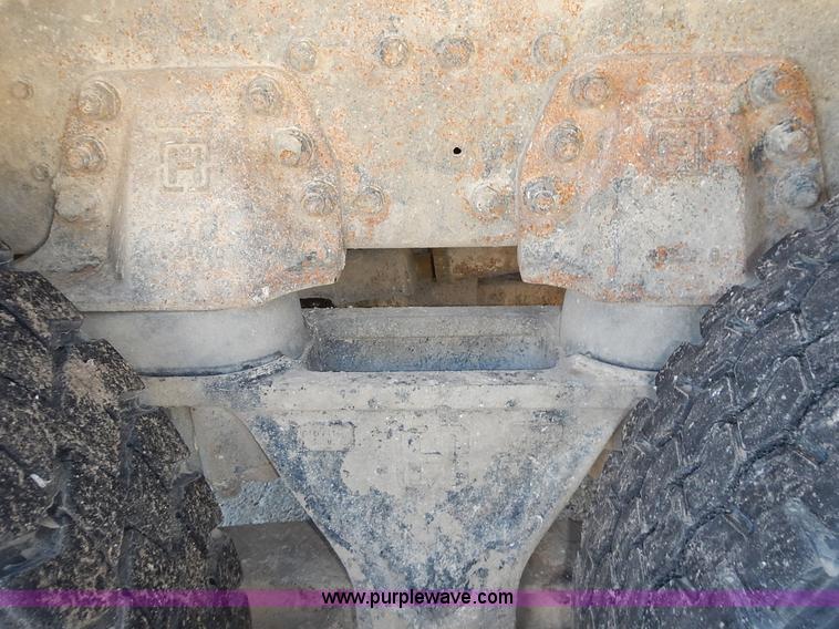 image for item K5105 1993 Ford LT8000 dump truck