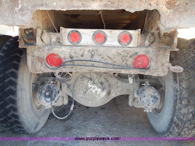 image for item K5105 1993 Ford LT8000 dump truck