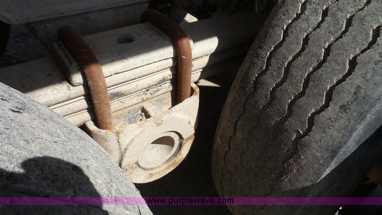 image for item K5106 2001 CPS end dump trailer