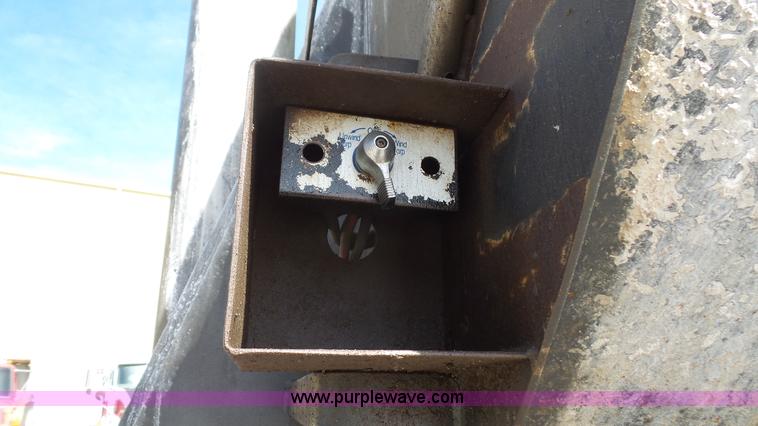 image for item K5106 2001 CPS end dump trailer