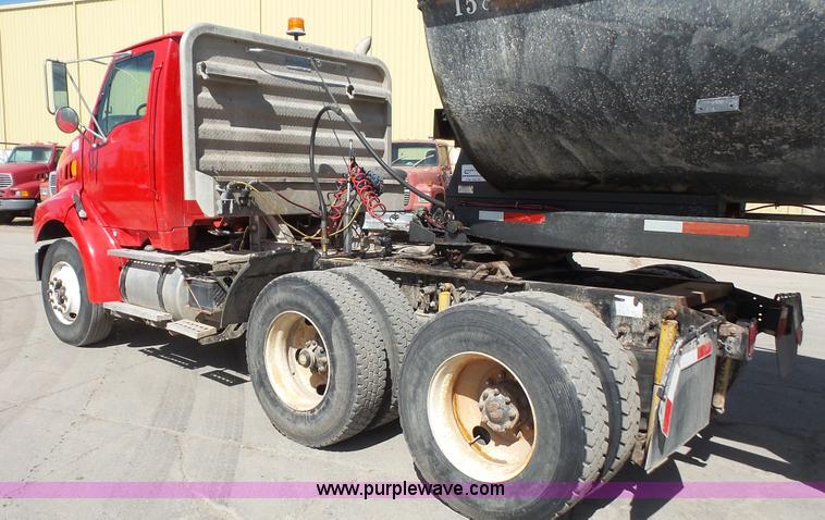 image for item K5107 1998 Ford AT9513 Aeromax 113 semi truck