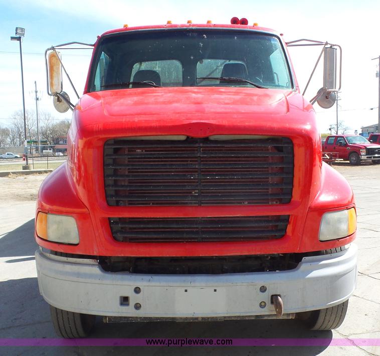 image for item K5107 1998 Ford AT9513 Aeromax 113 semi truck