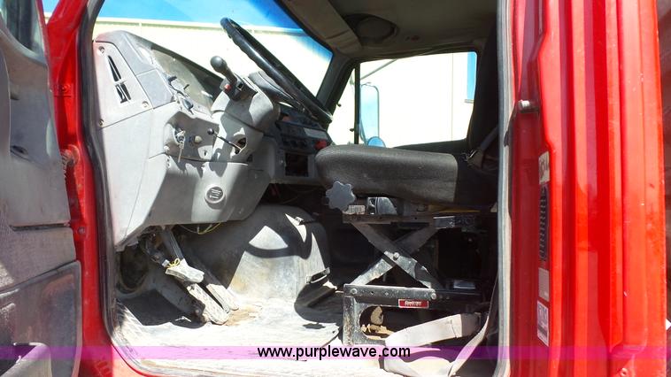 image for item K5107 1998 Ford AT9513 Aeromax 113 semi truck