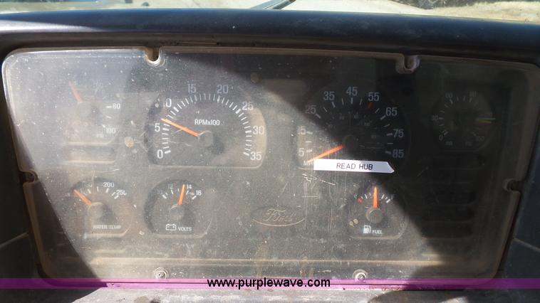 image for item K5107 1998 Ford AT9513 Aeromax 113 semi truck