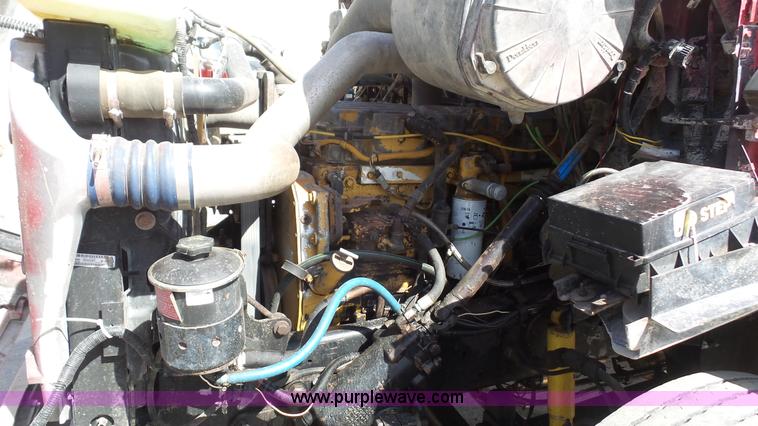 image for item K5107 1998 Ford AT9513 Aeromax 113 semi truck